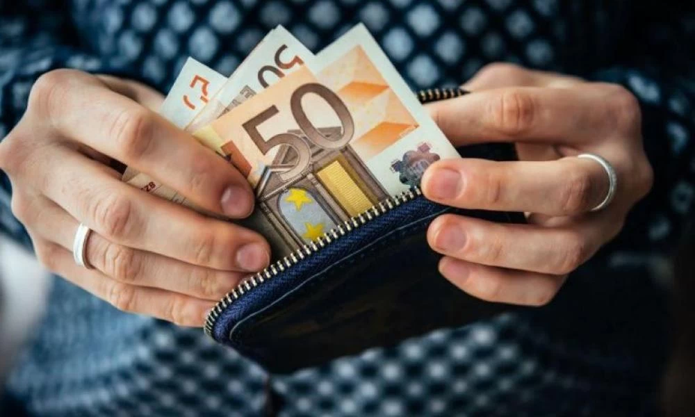 Κατώτατος μισθός: Πότε έρχεται η δεύτερη αύξηση;